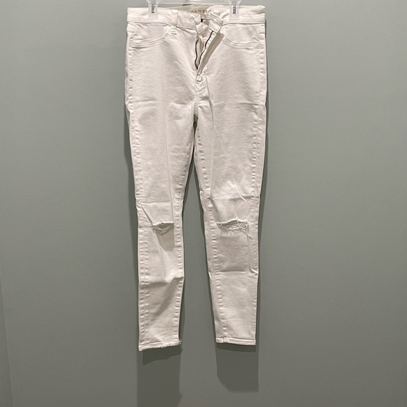 white womens american eagle ripped jeans size 10 - Picture 1 of 8